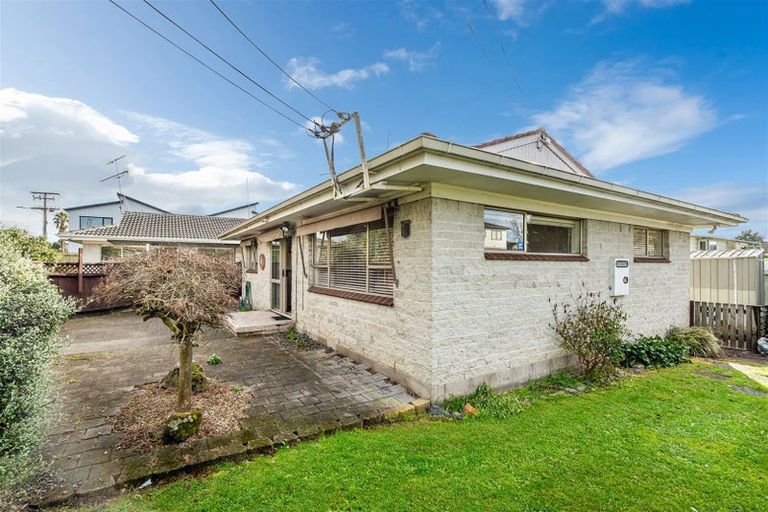 Photo of property in 2/32 Opaheke Road, Papakura, 2110