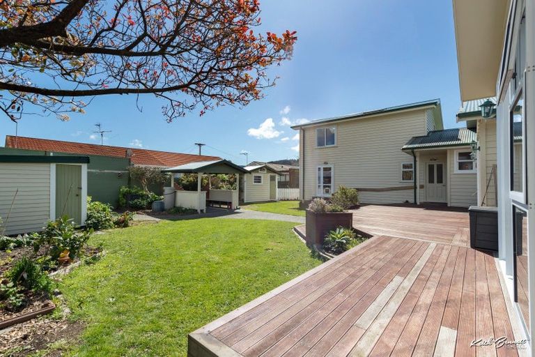 Photo of property in 27 King Street, Ebdentown, Upper Hutt, 5018