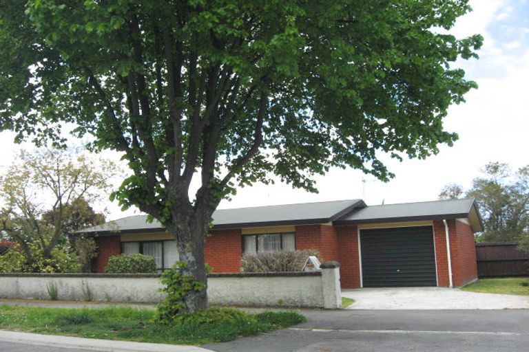 Photo of property in 12 Ayers Street, Rangiora, 7400