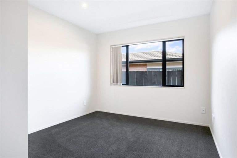 Photo of property in 318 Triangle Road, Massey, Auckland, 0614