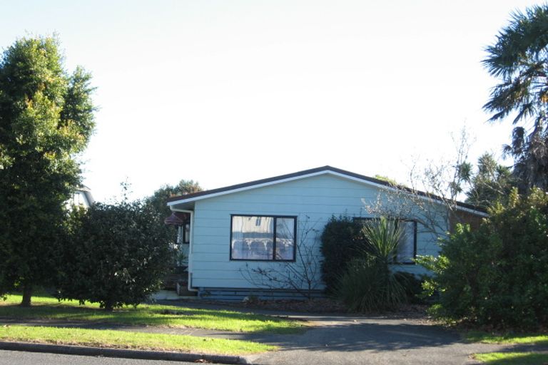 Photo of property in 105 Wattle Farm Road, Wattle Downs, Auckland, 2103