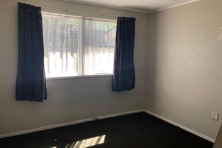 Photo of property in 28 Invergarry Road, Hilltop, Taupo, 3330