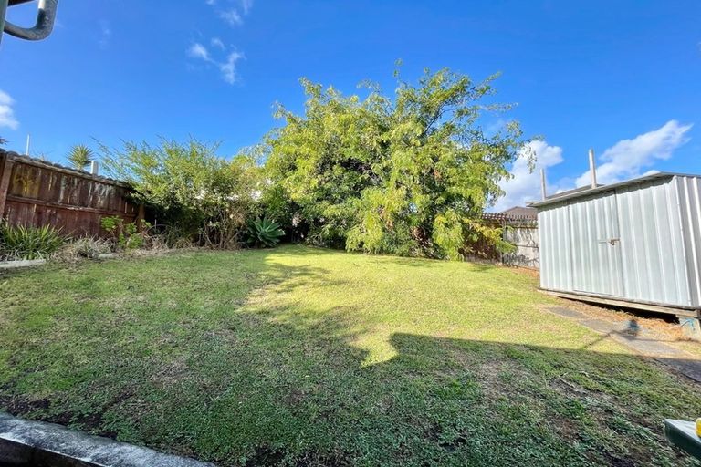Photo of property in 1/12 Blueridge Close, Sunnyvale, Auckland, 0612