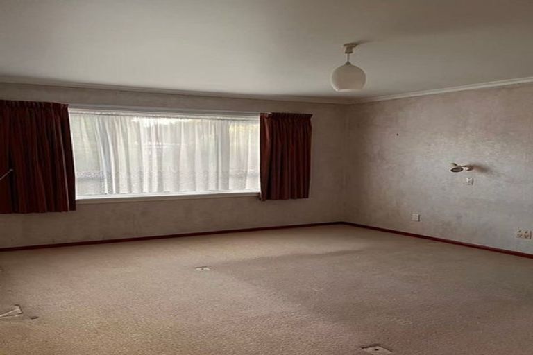 Photo of property in 11 Linden Avenue, Tawa, Wellington, 5028