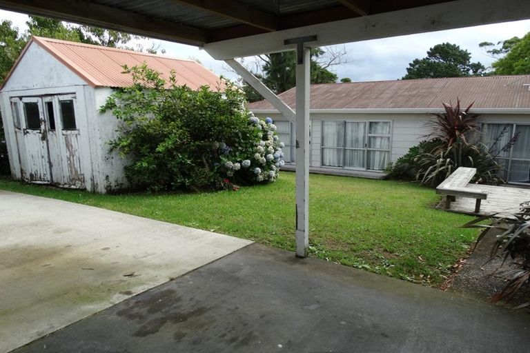 Photo of property in 4/23 Luckens Road, West Harbour, Auckland, 0618