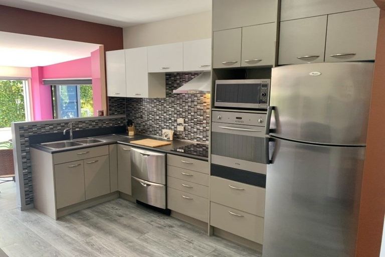 Photo of property in 34 Palm Grove Drive, Western Heights, Hamilton, 3200