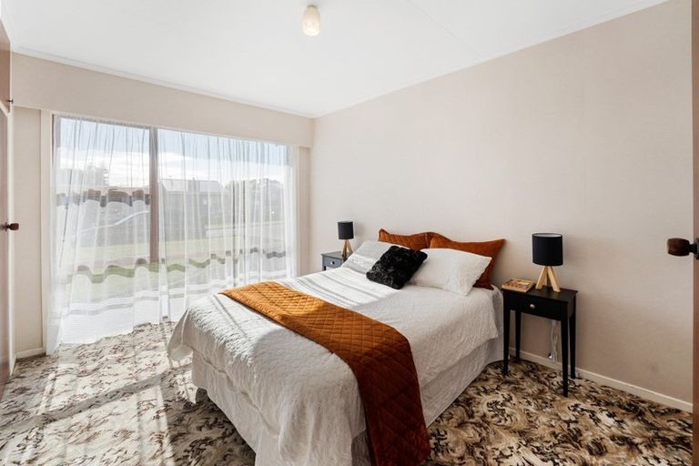 Photo of property in 2 Park Lane, Waitara, 4320