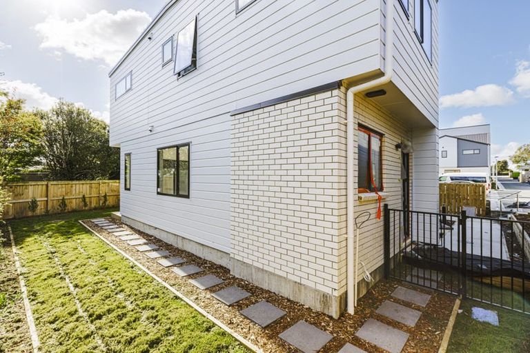 Photo of property in 57 Paetai Lane, Te Atatu Peninsula, 0610