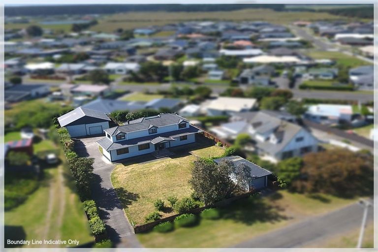 Photo of property in 5 Chaffey Street, Foxton Beach, Foxton, 4815