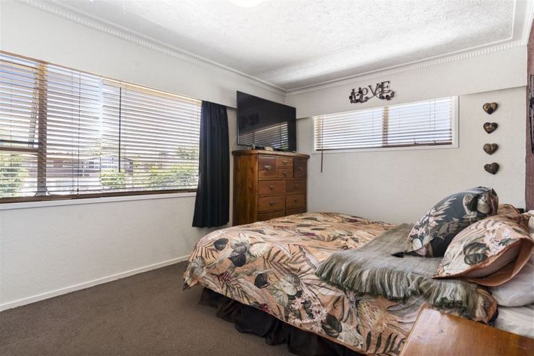 Photo of property in 36 Cascades Road, Pakuranga Heights, Auckland, 2010