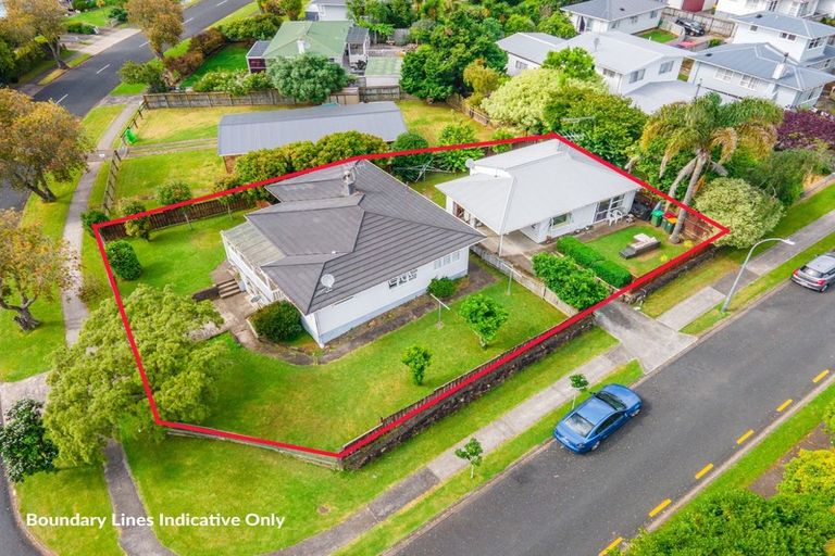 Photo of property in 81 Ennis Avenue, Pakuranga Heights, Auckland, 2010