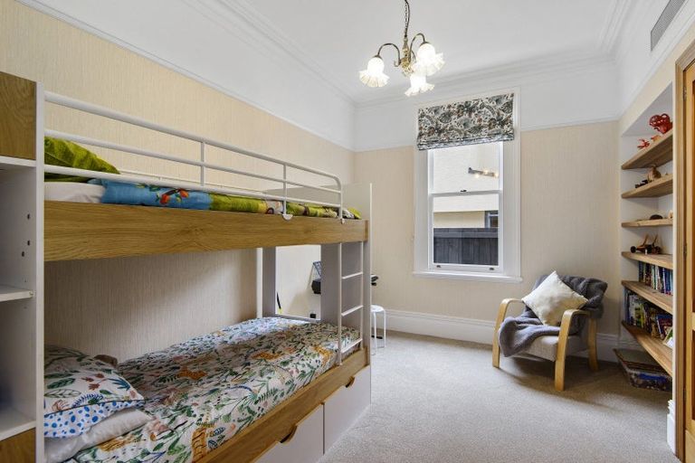 Photo of property in 75 Holly Road, St Albans, Christchurch, 8014