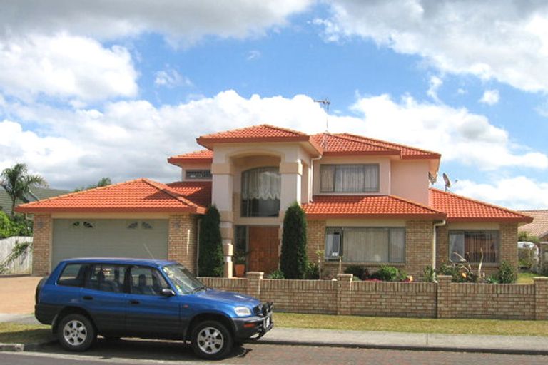 Photo of property in 22 Vermeer Place, West Harbour, Auckland, 0618