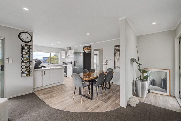 Photo of property in 2/24 Mcquarrie Avenue, Wattle Downs, Auckland, 2103