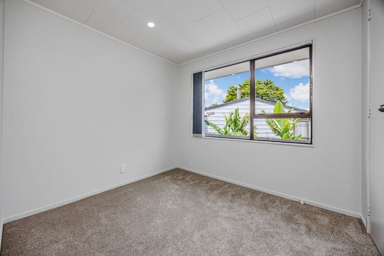 Photo of property in 176 Finlayson Avenue, Clendon Park, Auckland, 2103