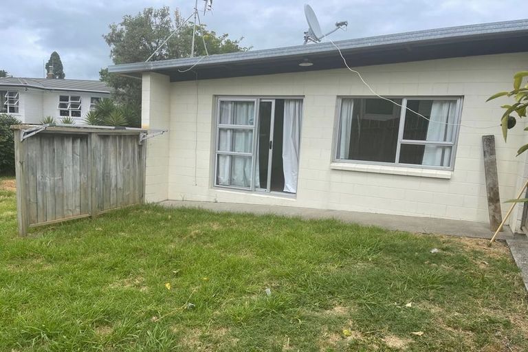 Photo of property in 2/21a Landscape Road, Papatoetoe, Auckland, 2025