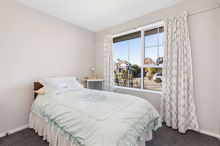 Photo of property in 5a Westgrove Avenue, Avonhead, Christchurch, 8042