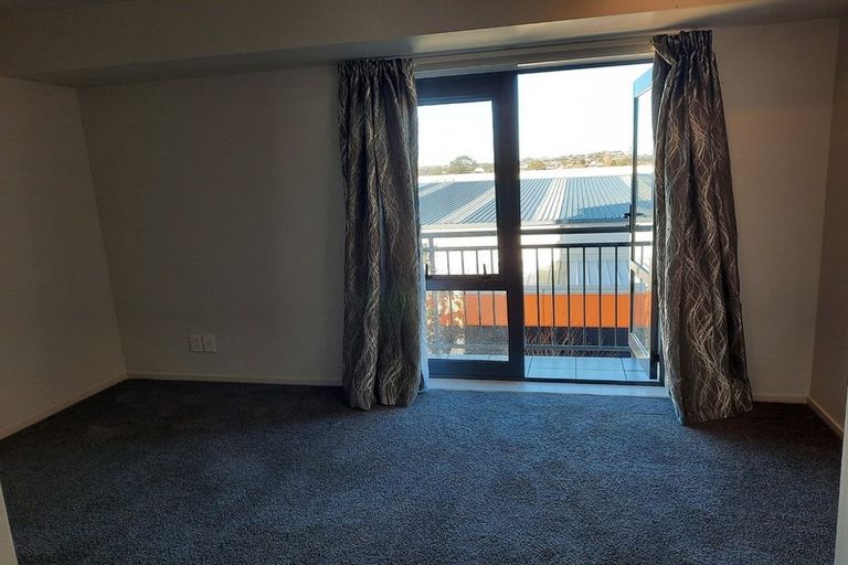 Photo of property in 3r/10 Crown Lynn Place, New Lynn, Auckland, 0600