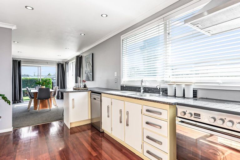 Photo of property in 10 Lugton Street, Nawton, Hamilton, 3200