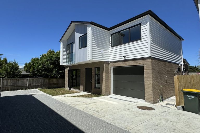 Photo of property in 22d Toru Street, Te Atatu Peninsula, Auckland, 0610