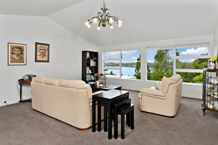 Photo of property in 14 Creek Street, Sandspit, Warkworth, 0982