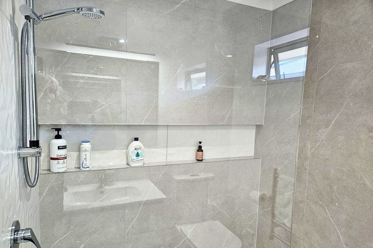 Photo of property in 2/335 Main South Road, Hornby, Christchurch, 8042