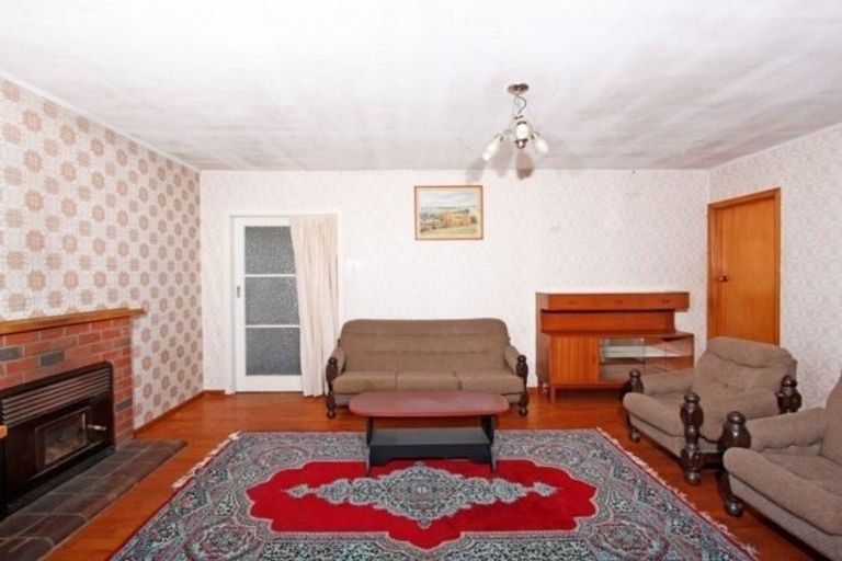 Photo of property in 56 Dale Crescent, Pakuranga, Auckland, 2010