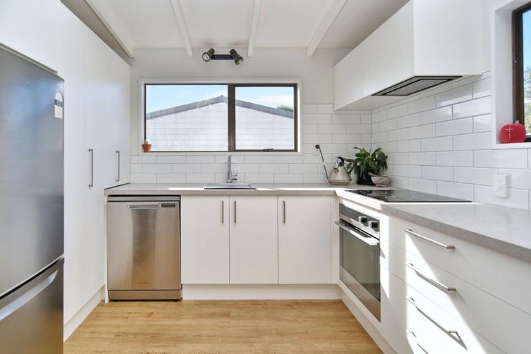 Photo of property in 2/10 Grenville Street, Waltham, Christchurch, 8011