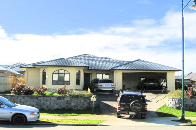 Photo of property in 77 Saint James Drive, Huntington, Hamilton, 3210