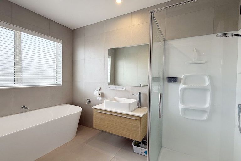 Photo of property in 1 Marine Garden Crescent, Beachlands, Auckland, 2018