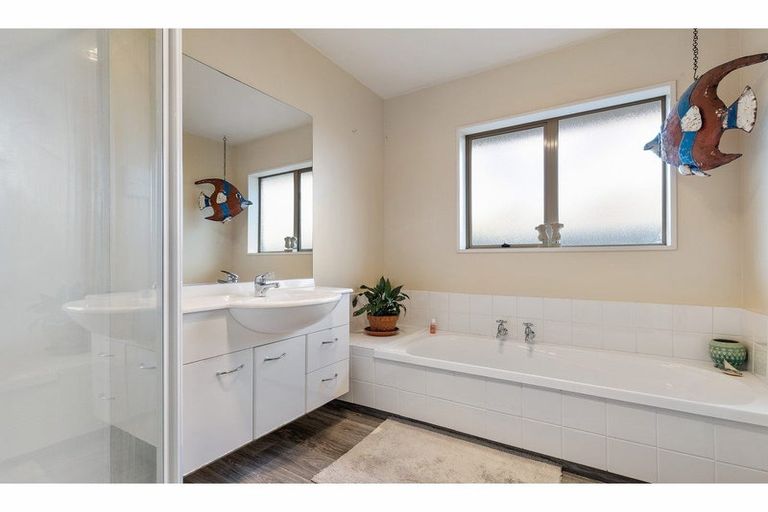 Photo of property in 3 Magnolia Lane, St Albans, Christchurch, 8052