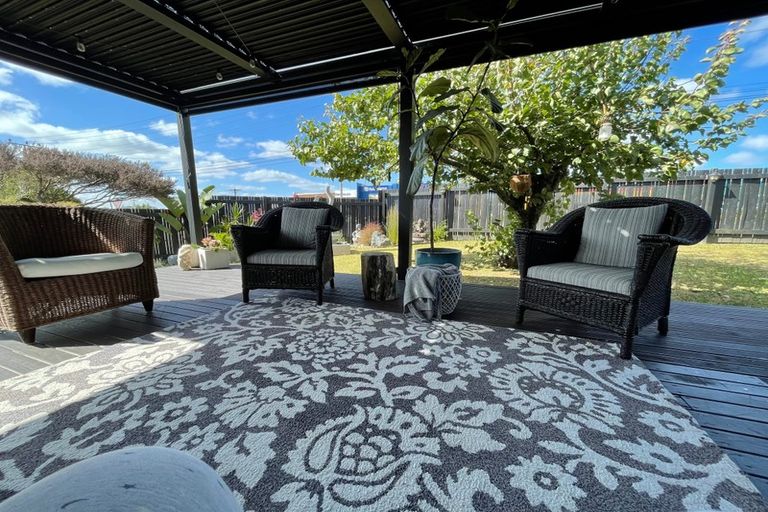 Photo of property in 1/2 Palm Court Drive, Glen Eden, Auckland, 0602