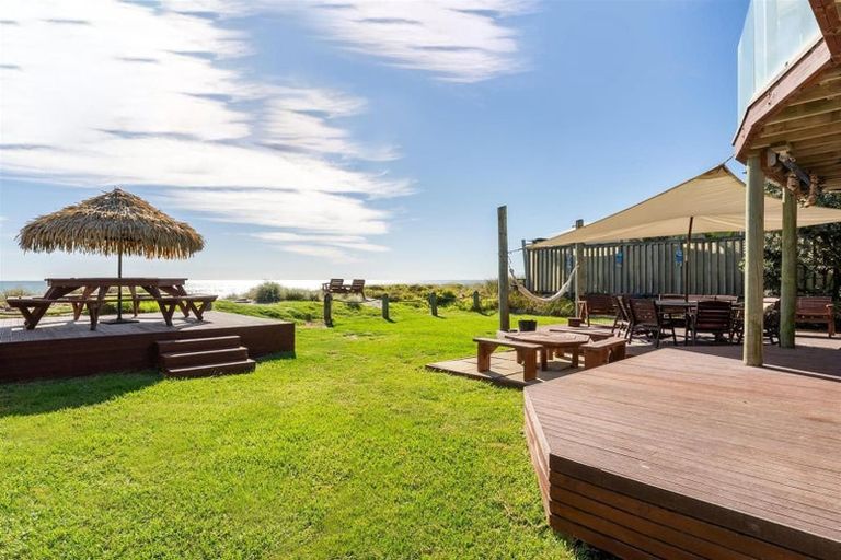 Photo of property in 65 Pukehina Parade, Pukehina, Te Puke, 3189