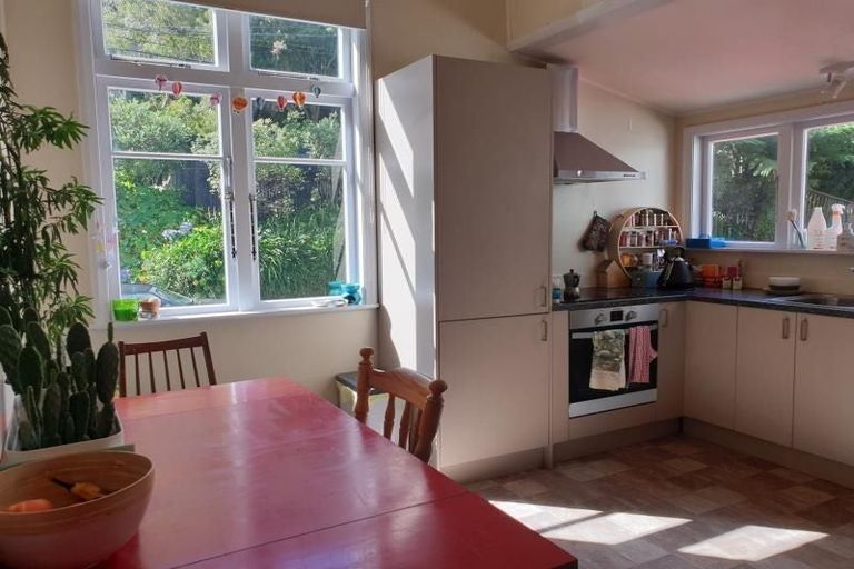 Photo of property in 94 Holloway Road, Aro Valley, Wellington, 6021