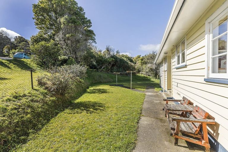 Photo of property in 16 Morgan Place, Tawa, Wellington, 5028