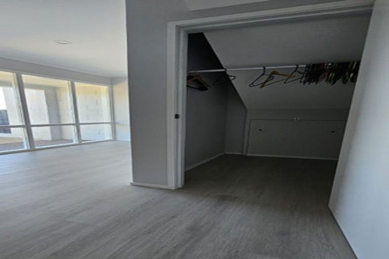 Photo of property in 1/25 Sartors Avenue, Northcross, Auckland, 0630