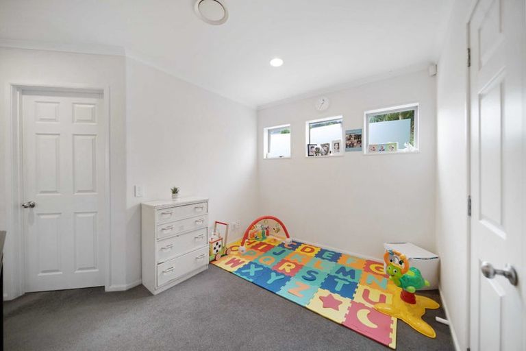 Photo of property in 9 Seresin Crescent, Flat Bush, Auckland, 2016