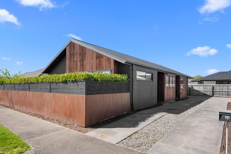 Photo of property in 35 Bradwell Crescent, Halswell, Christchurch, 8025