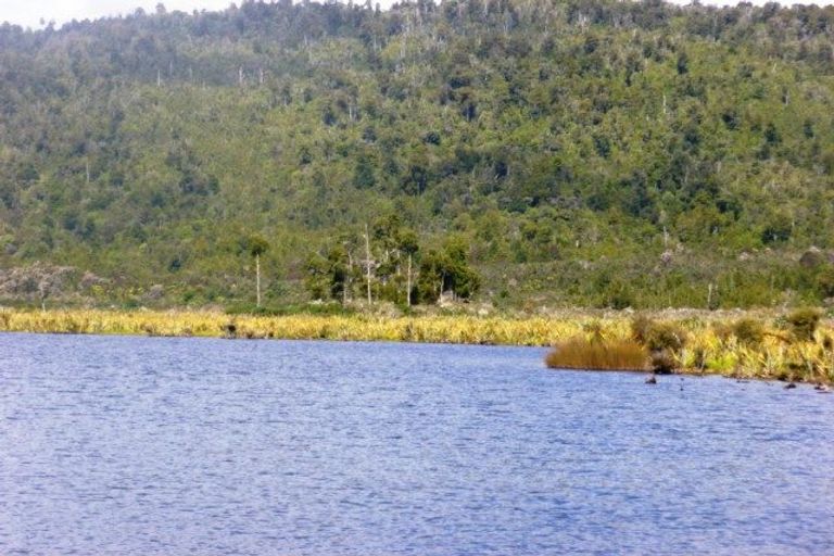 Photo of property in Moana-rotomanu Road, Moana, 7875