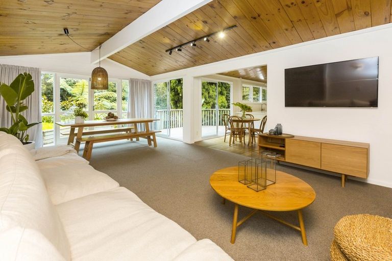 Photo of property in 35 Chatsworth Road, Silverstream, Upper Hutt, 5019