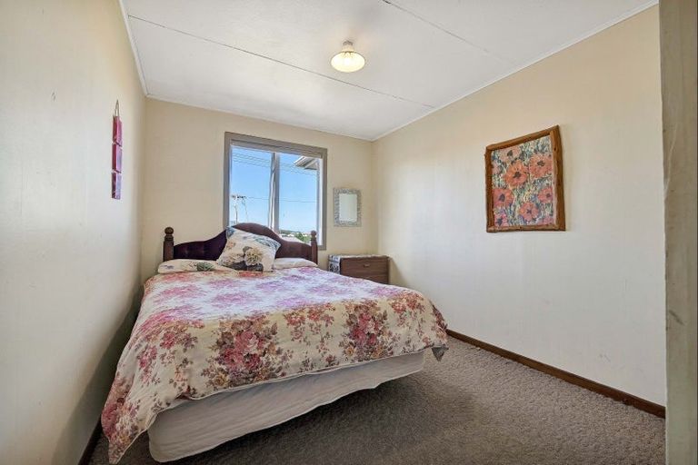 Photo of property in 29 Simons Street, Moturoa, New Plymouth, 4310