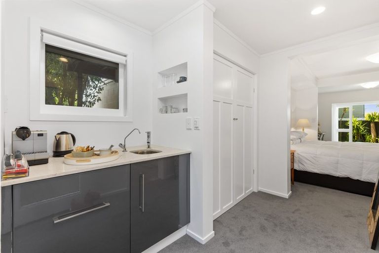 Photo of property in 3/32 Beach Road, Castor Bay, Auckland, 0620