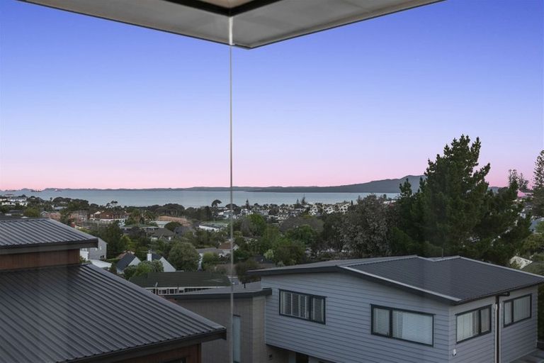 Photo of property in 2/77 East Coast Road, Castor Bay, Auckland, 0620