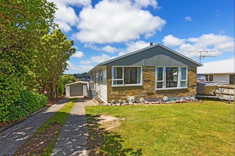 Photo of property in 6 Carbine Place, Ascot Park, Porirua, 5024