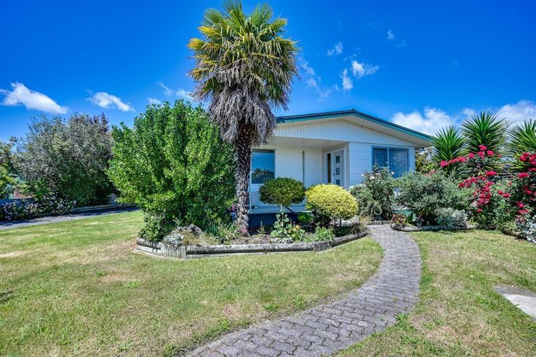 Photo of property in 32 Cortes Crescent, Flaxmere, Hastings, 4120