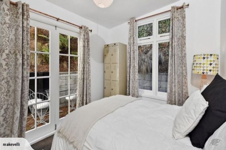 Photo of property in 7 Ticehurst Road, Lyttelton, 8082