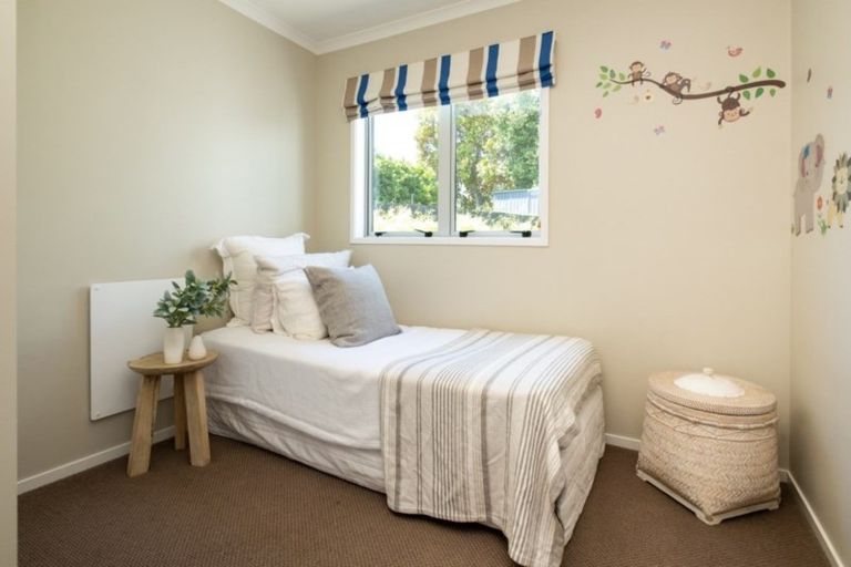 Photo of property in 15 Emerald Hill, Havelock North, 4130