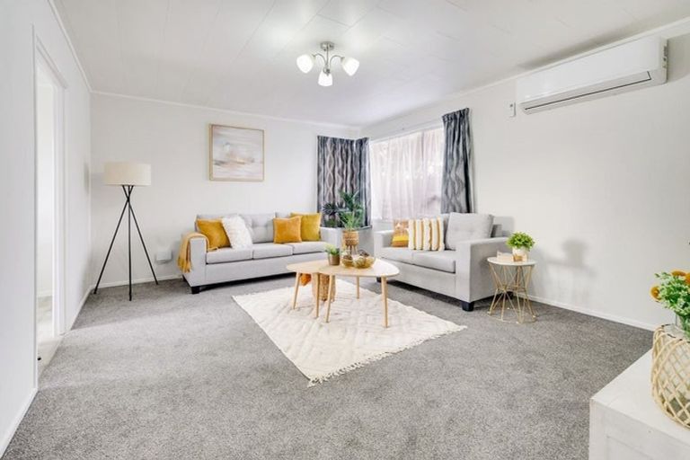 Photo of property in 15 Almay Place, Clover Park, Auckland, 2019