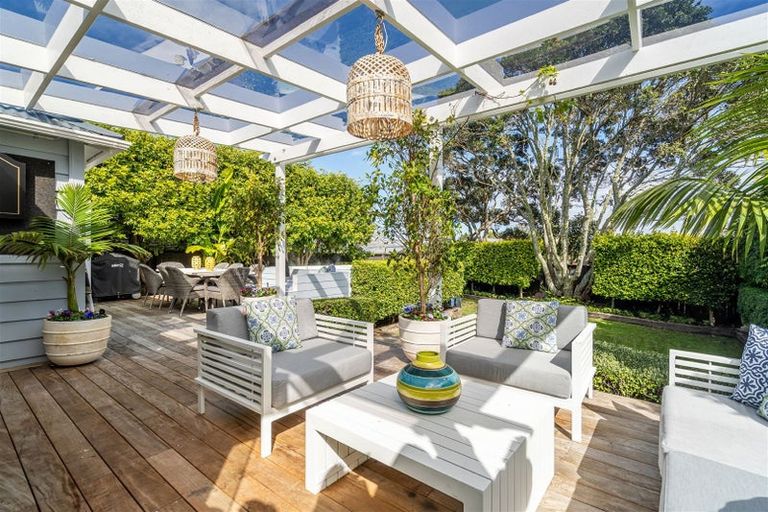 Photo of property in 15 North Avenue, Narrow Neck, Auckland, 0624