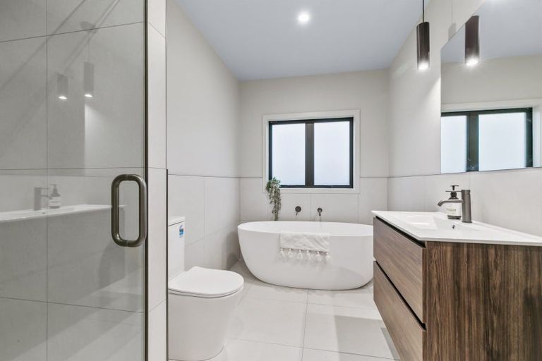 Photo of property in 114a Bartholomew Road, Levin, 5510